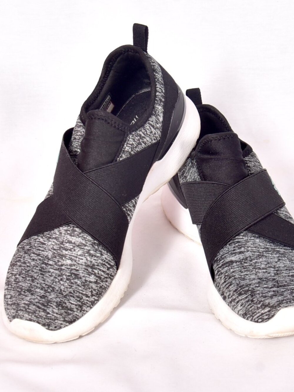 Skechers SN 149345 Lightweight Black Grey Tennis Shoes Women's Size 8